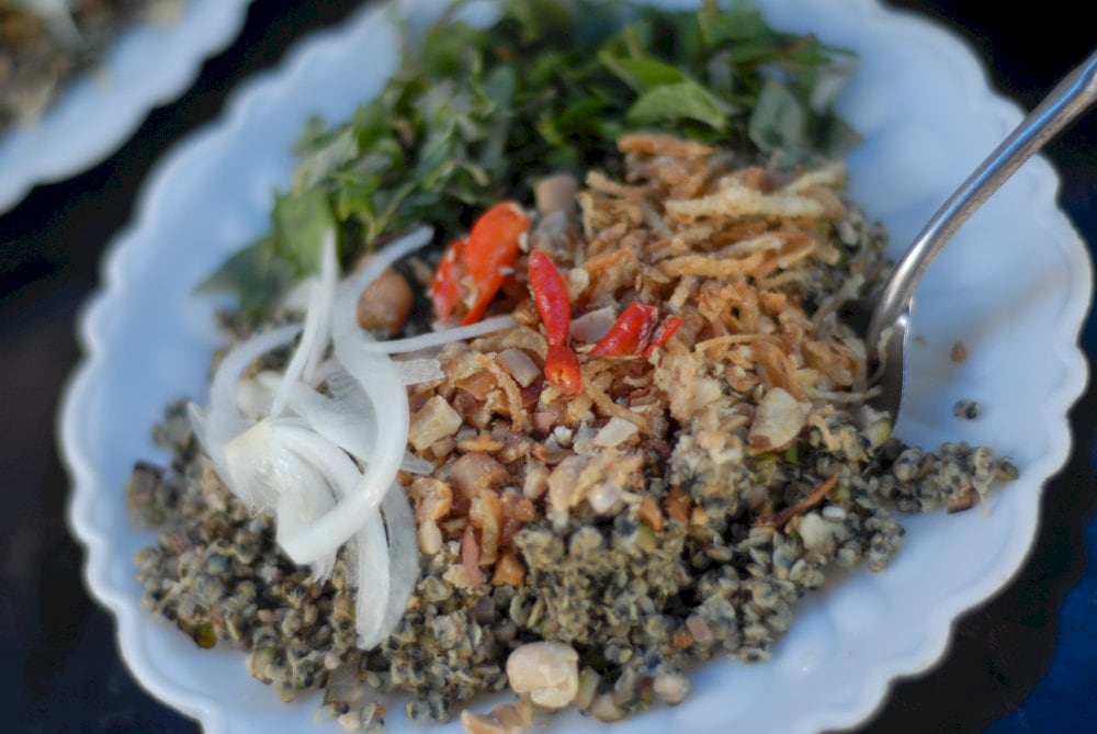 Com Hen is a humble yet must-try dish